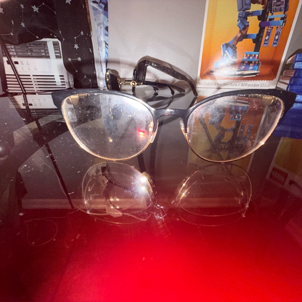 Chic Black Cat-Eye Glasses